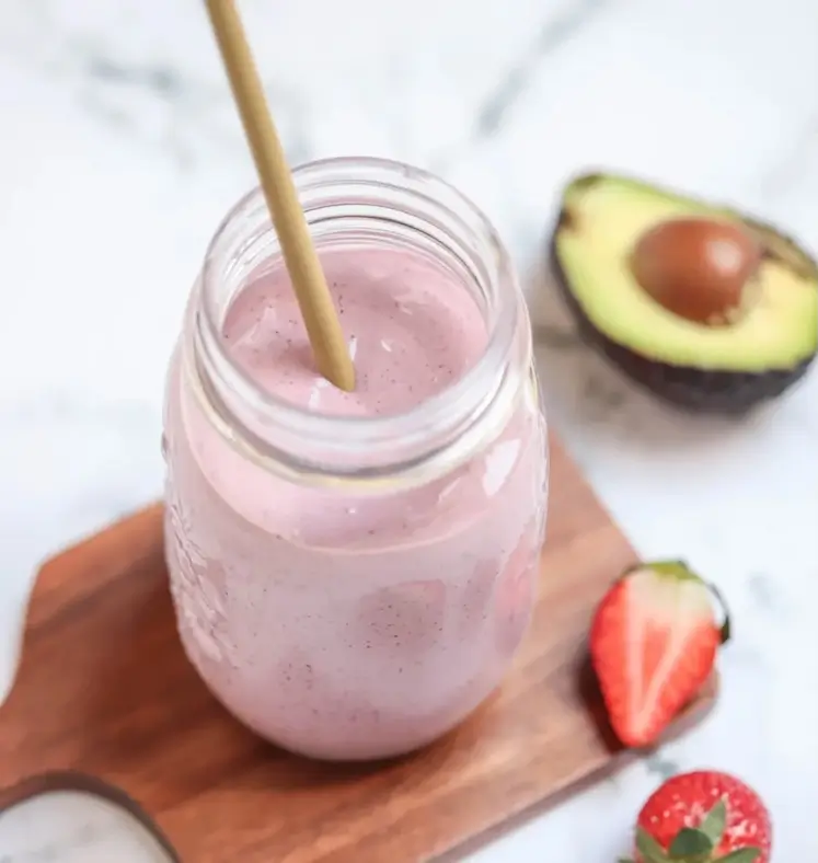banana-berry-protein-smoothie in a jar