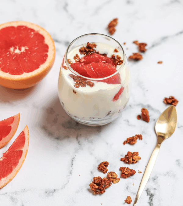 Grapefruit breakfast pot in a glass with grapefruit slices