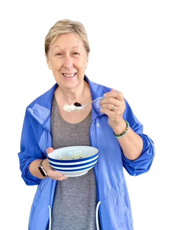 Wendy eating a yoghurt breakfast bowl